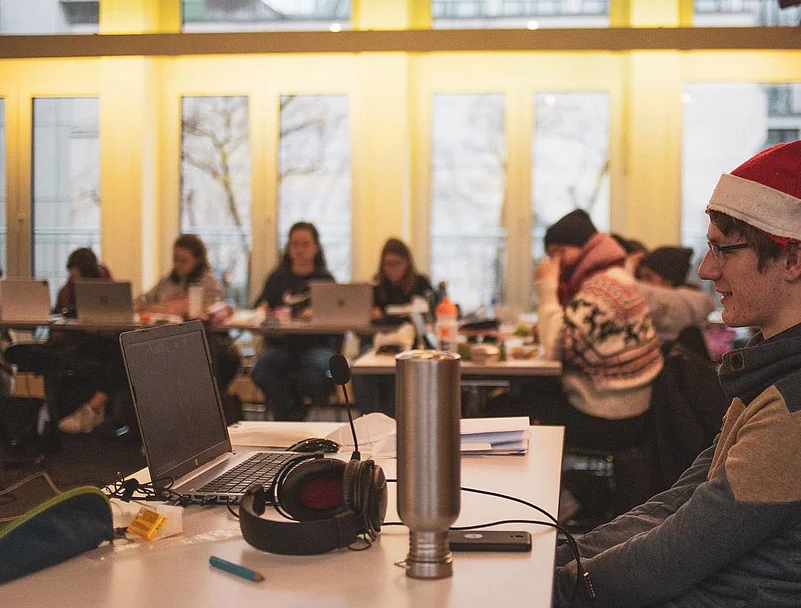 Sign up for the classes and workshops at the hostel and meet people